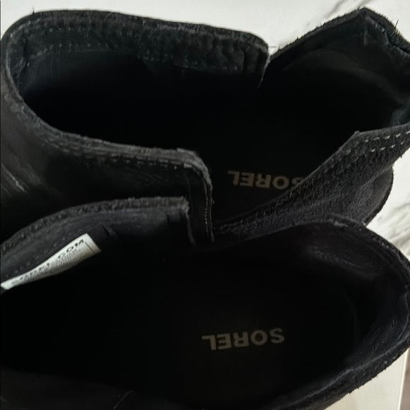 Sorel Black Lolla Cut-Out Ankle Boots Supple Leather and Suede - Picture 10 of 11